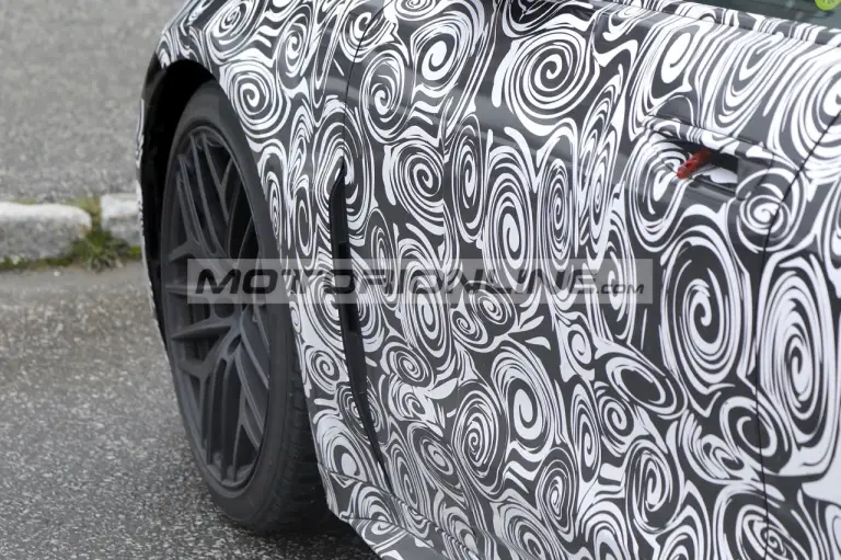 Audi RS6 e-tron - Foto spia 1-7-2024 - 18