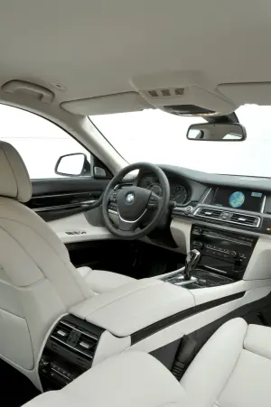 BMW Serie 7 2012 - Foto ufficiali - 38
