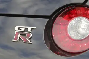 Nuova Nissan GT-R 2012 - 18