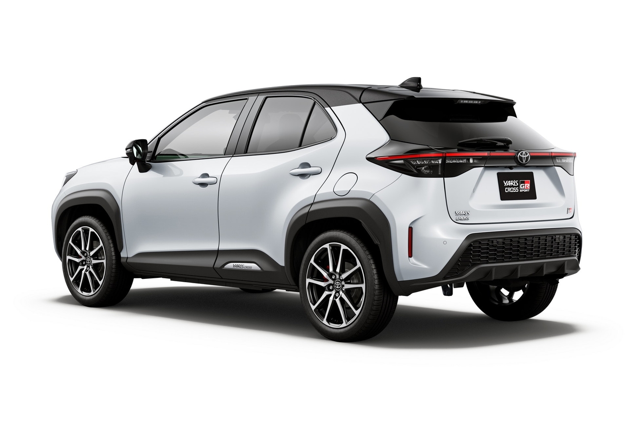 Toyota Yaris Cross: Debuttano le nuove versioni GR Sport e Z Adventure