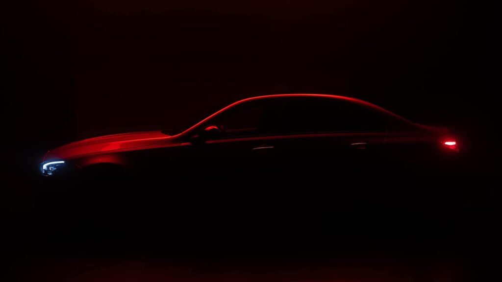 Mercedes-AMG C 63 E Performance: debutterà il 21 settembre [VIDEO TEASER]