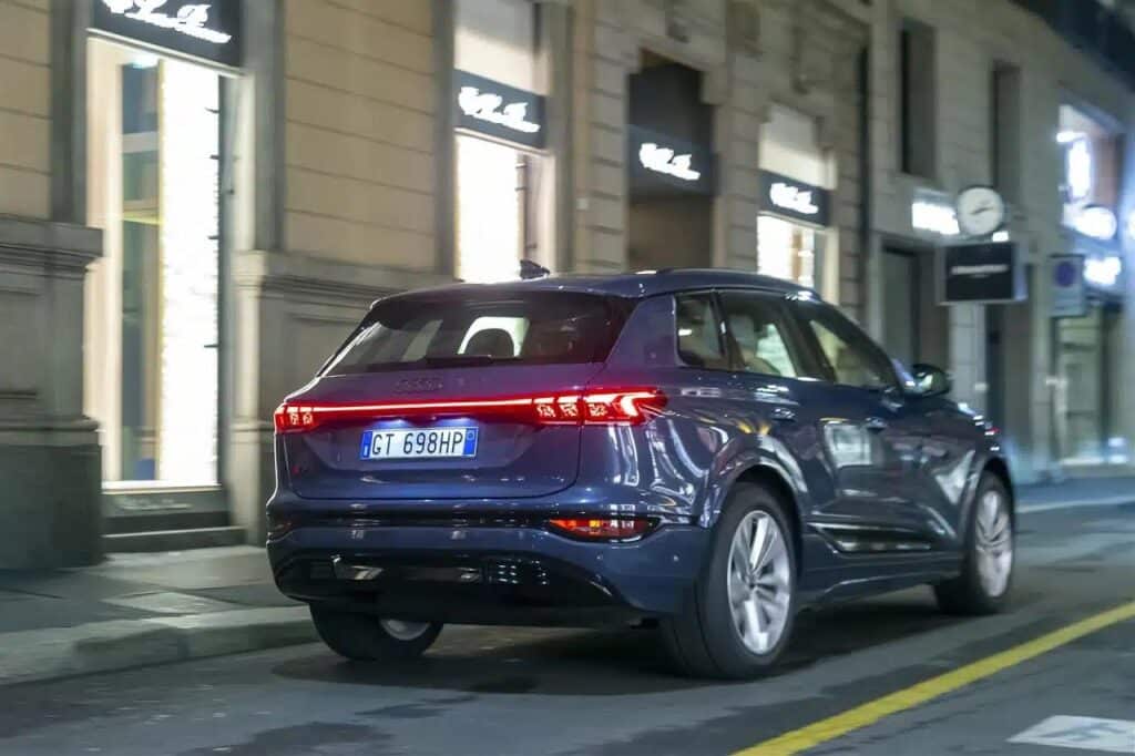 Audi Q6 e-tron 2024: caratteristiche, versioni e ultime novità svelate